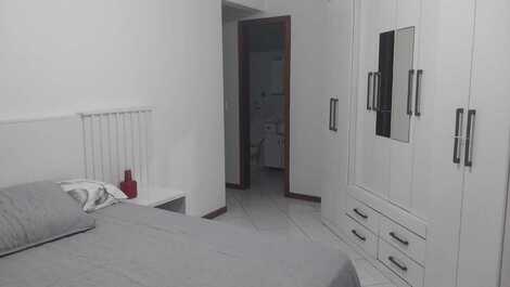 APARTAMENTO 3 QUARTOS MEIA PRAIA - QUADRA DO MAR