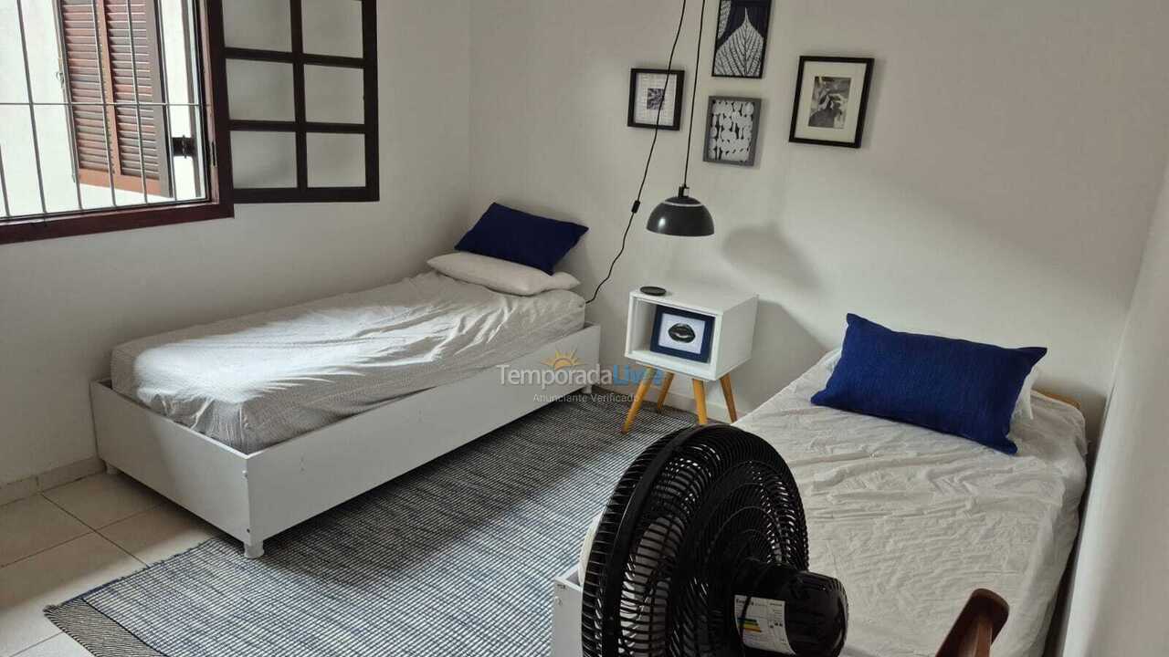 Casa para aluguel de temporada em Caraguatatuba (Martim de Sá)