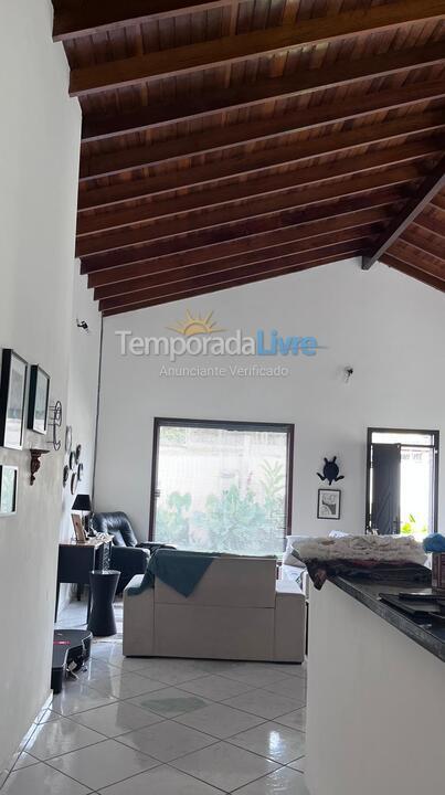 Casa para aluguel de temporada em Caraguatatuba (Martim de Sá)