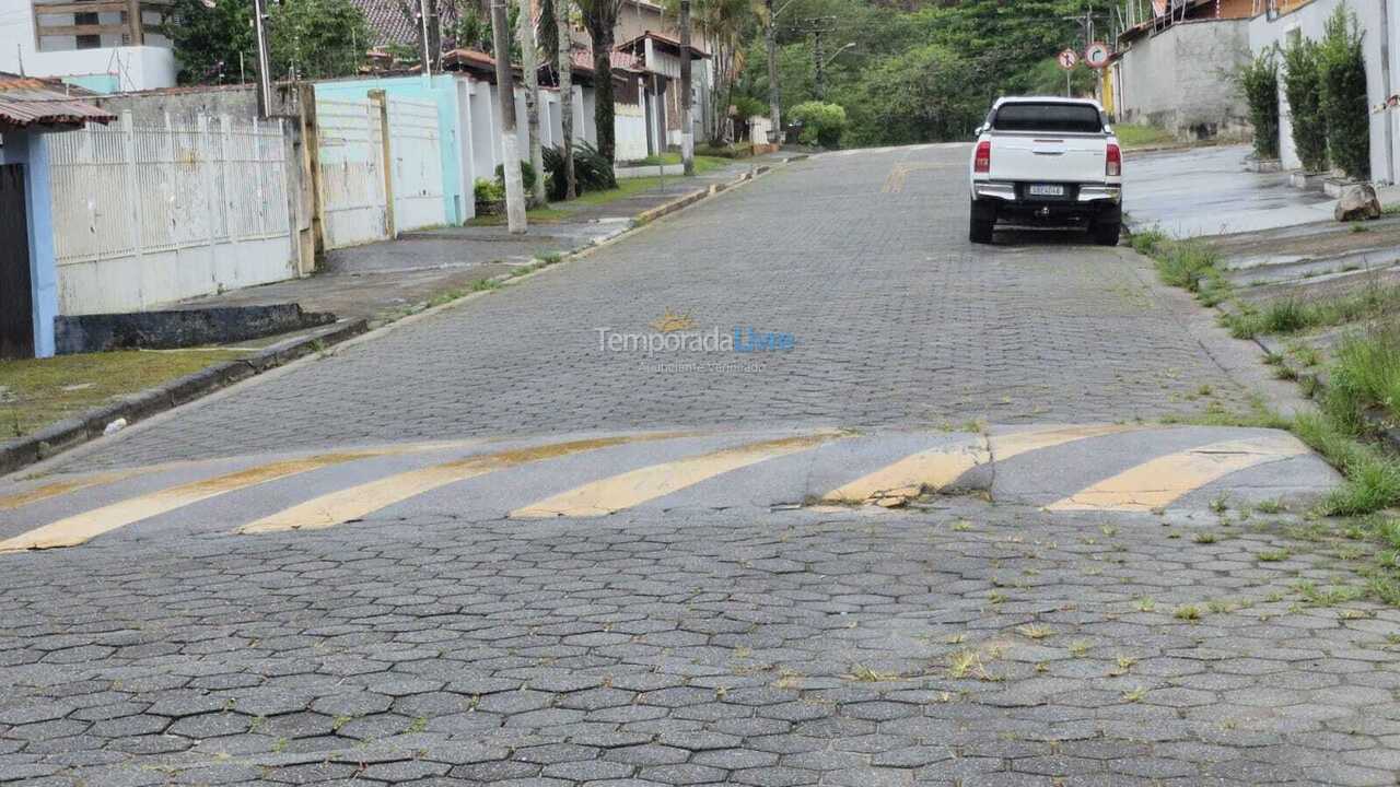Casa para aluguel de temporada em Caraguatatuba (Martim de Sá)
