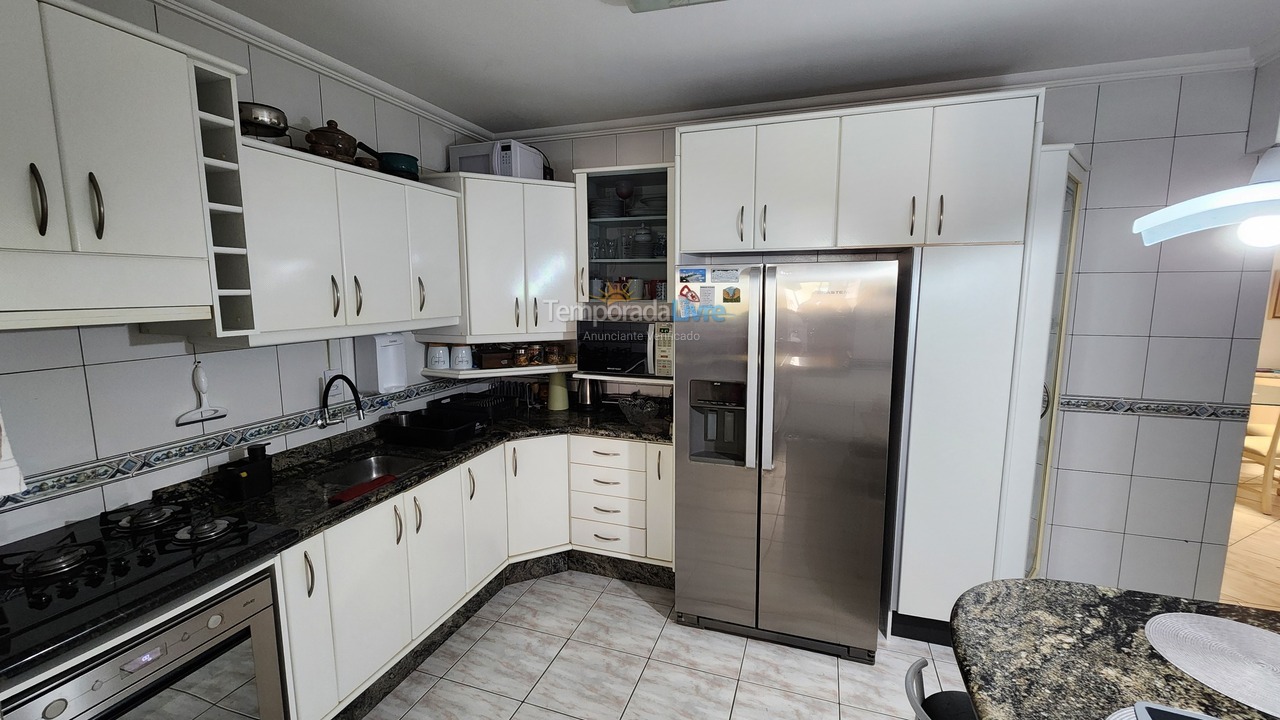 Apartamento para alquiler de vacaciones em Itapema (Meia Praia)