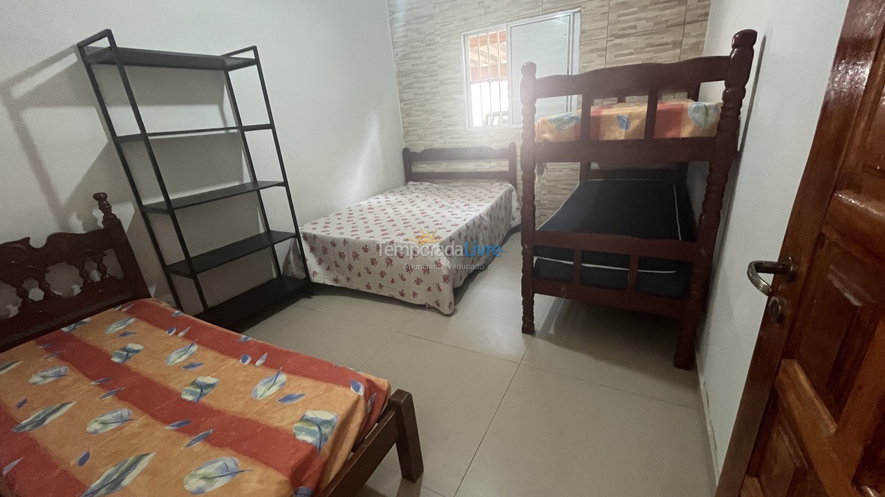 Casa para aluguel de temporada em Praia Grande (Aviação)