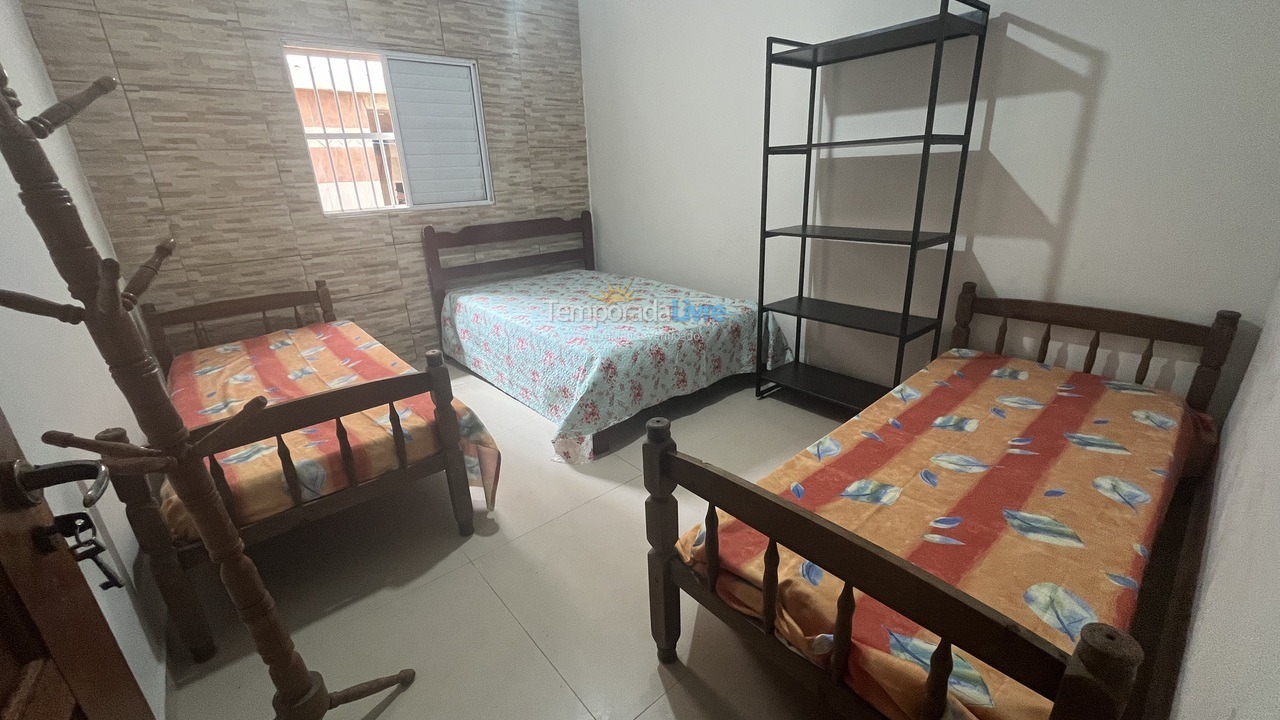 Casa para aluguel de temporada em Praia Grande (Aviação)