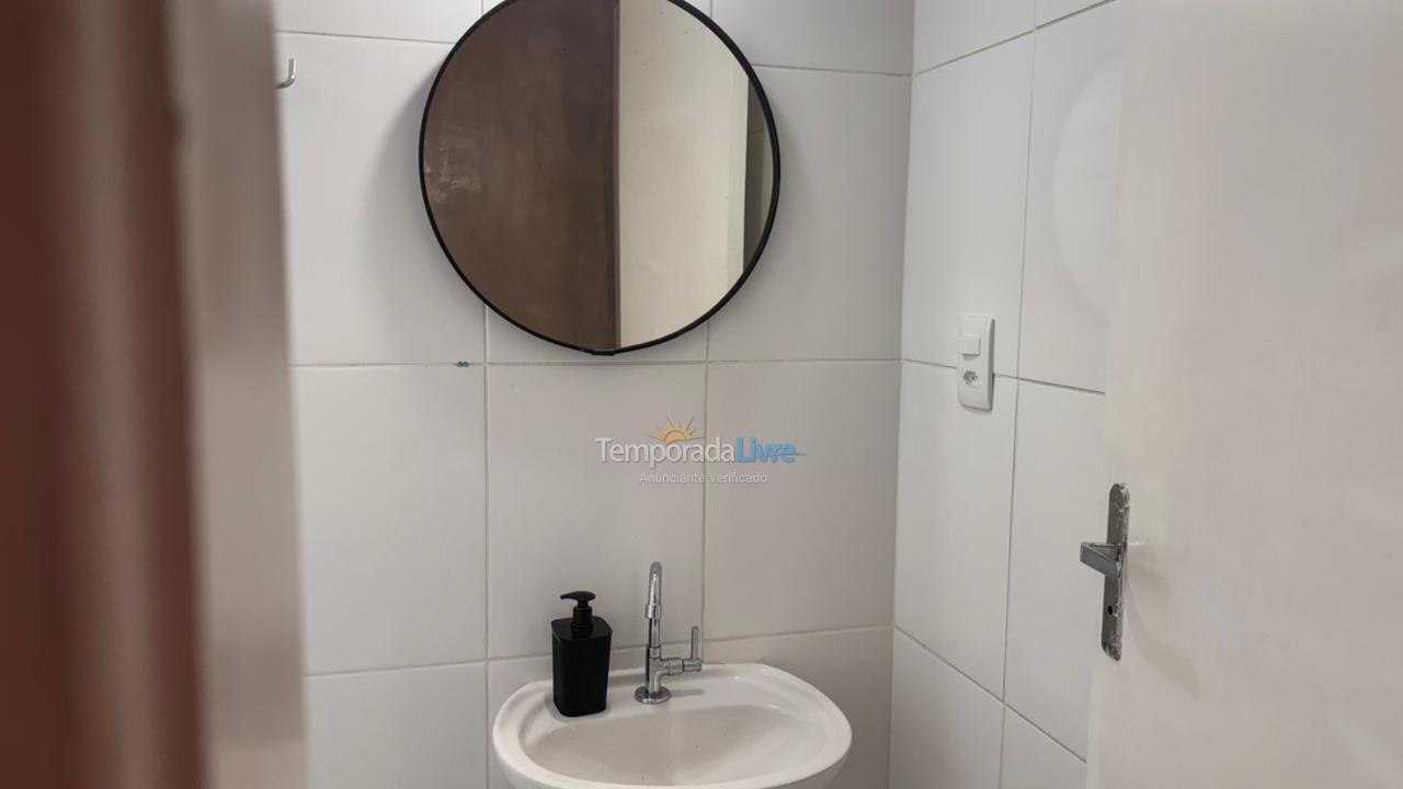 Apartamento para aluguel de temporada em Praia Grande (Vila Tupi)