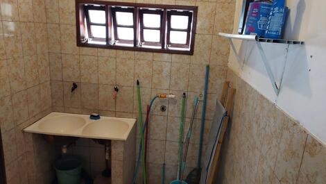 Spacious and cozy house, 5 minutes walk from the beach!