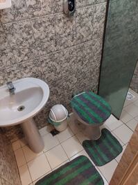 Spacious and cozy house, 5 minutes walk from the beach!