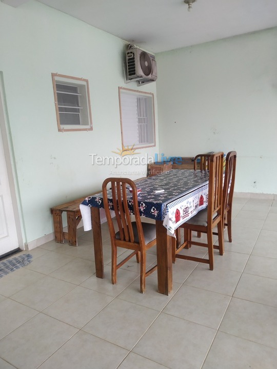 Casa para aluguel de temporada em Ubatuba (Maranduba)