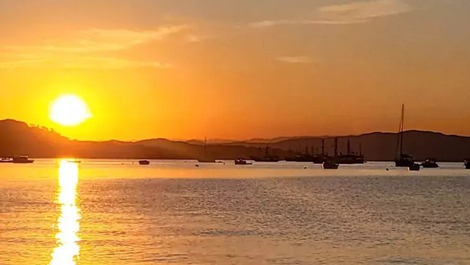 Alugo casa em hotel pe na areia