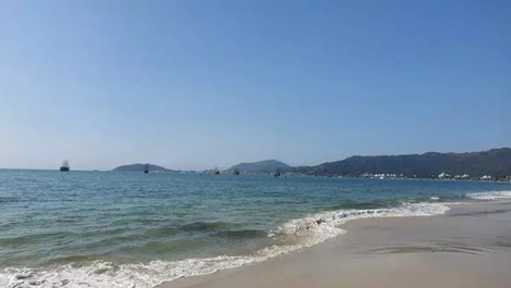 Alugo casa em hotel pe na areia