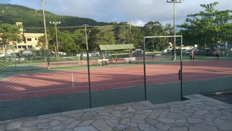 Alugo casa em hotel pe na areia