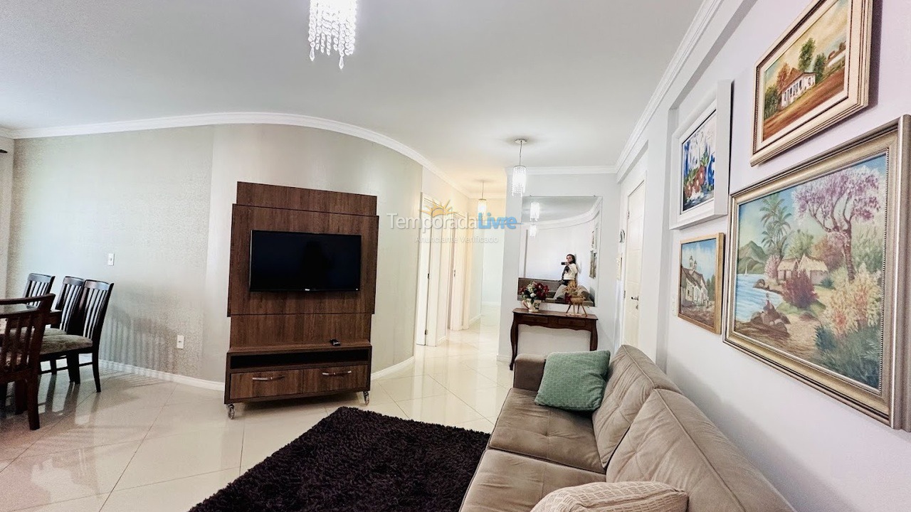 Apartamento para aluguel de temporada em Bombinhas (Praia de Bombas)