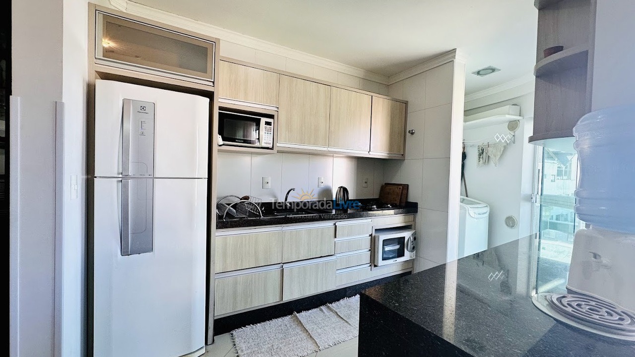 Apartamento para aluguel de temporada em Bombinhas (Praia de Bombas)