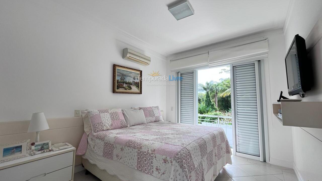 Casa para alquiler de vacaciones em São Sebastião (Praia da Baleia)