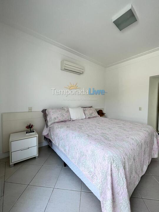 Casa para alquiler de vacaciones em São Sebastião (Praia da Baleia)