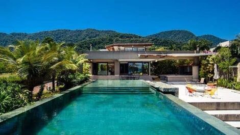 HOLIDAY HOUSE IN MARESIAS