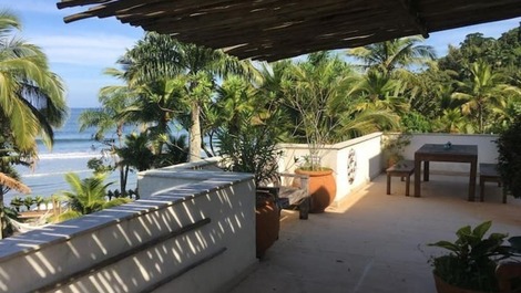 4 suítes, piscina privativa, 3 vagas, Barra do Sahy. anual, reveillon.