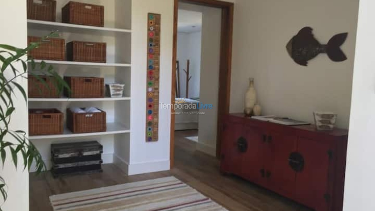 Casa para aluguel de temporada em São Sebastião (Barra do Sahy)