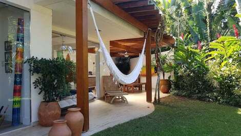 4 suítes, piscina privativa, 3 vagas, Barra do Sahy. anual, reveillon.