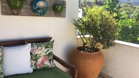 4 suítes, piscina privativa, 3 vagas, Barra do Sahy. anual, reveillon.