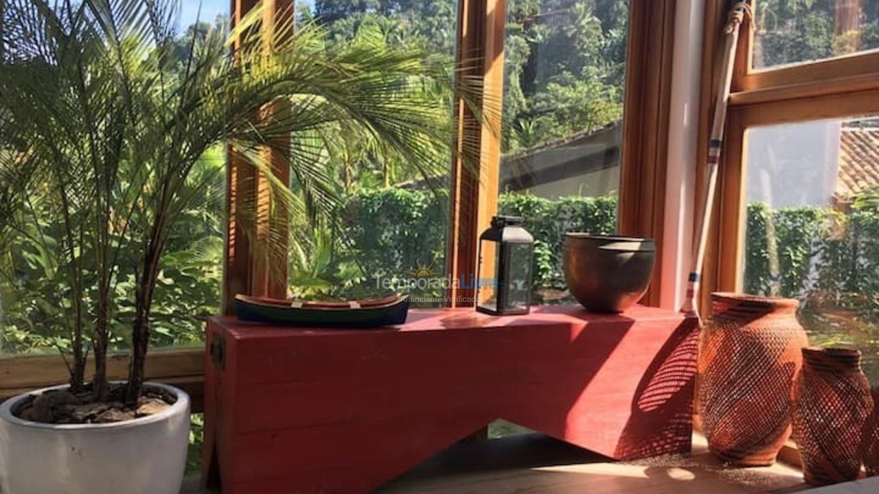 Casa para aluguel de temporada em São Sebastião (Barra do Sahy)