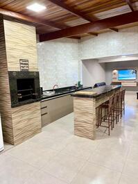 Casa perfeita, na quadra do mar, vista incrível, wi-fi, mesa de sinuca