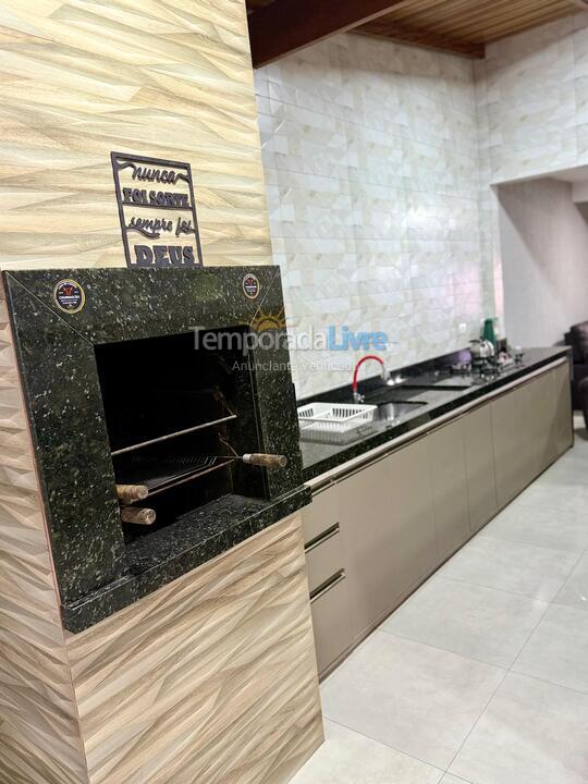 Casa para aluguel de temporada em Matinhos (Caiobá)