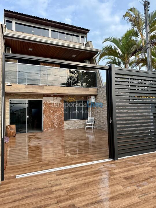 Casa para aluguel de temporada em Matinhos (Caiobá)