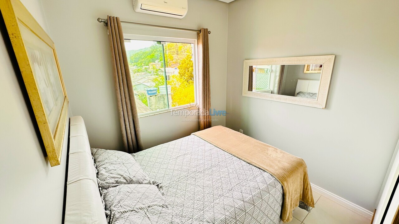 Casa para aluguel de temporada em Florianópolis (Lagoinha)