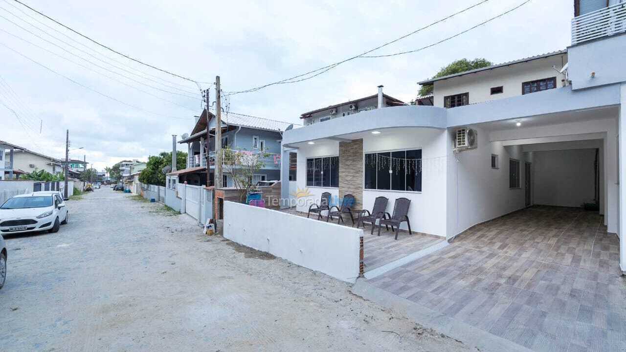 Casa para alquiler de vacaciones em Bombinhas (Canto Grande)