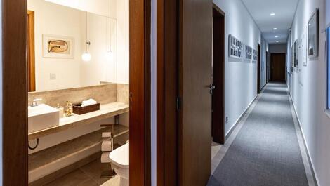 House in Paraíso - new, modern country house, 2100 m2, in a gated community.