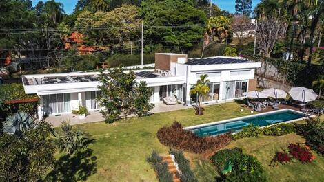 House in Paraíso - new, modern country house, 2100 m2, in a gated community.