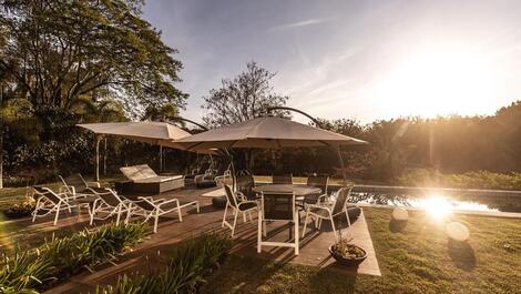 House in Paraíso - new, modern country house, 2100 m2, in a gated community.