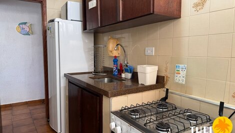 Cozy and economical 1 bedroom apartment with linens, very close to the beach...