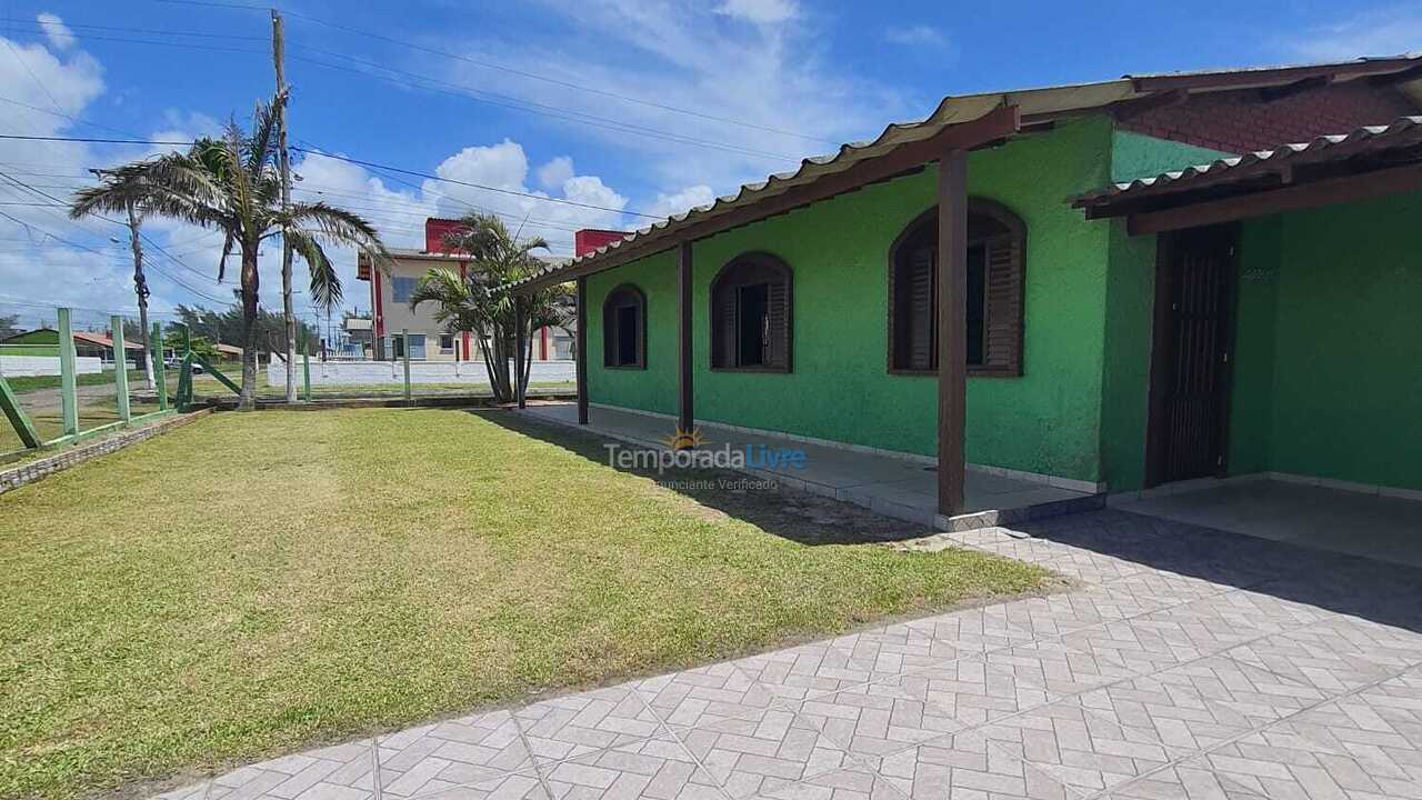 Casa para aluguel de temporada em Cidreira (Centro)