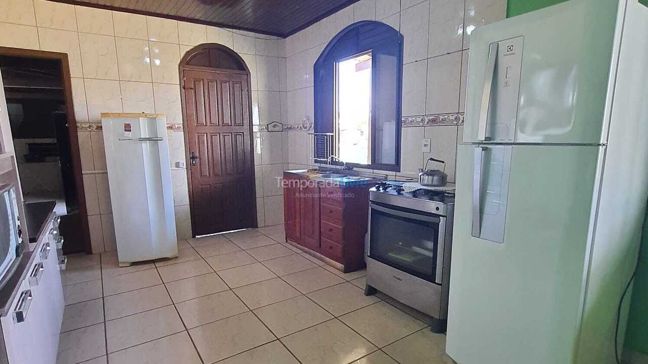 Casa para aluguel de temporada em Cidreira (Centro)