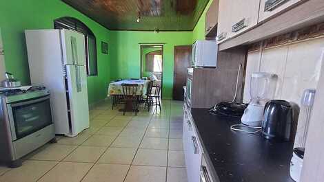 Casa no centro de Cidreira, apenas 120m da praia