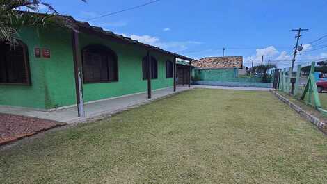 Casa no centro de Cidreira, apenas 120m da praia