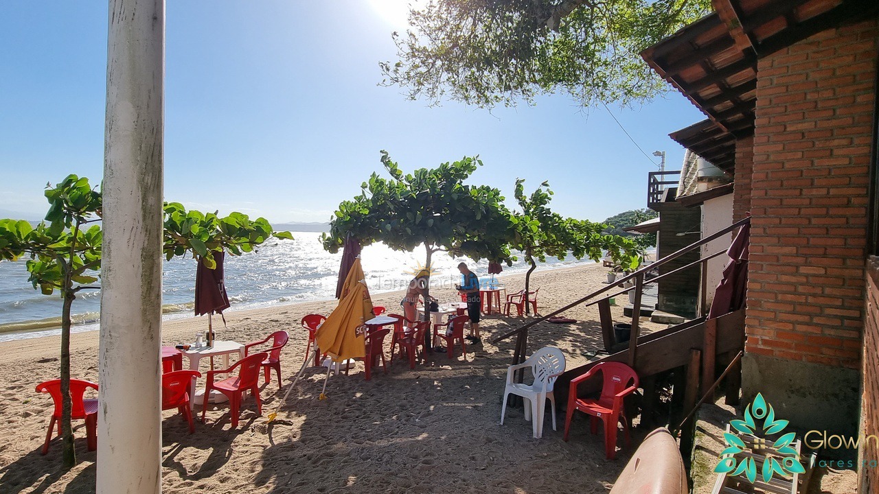 Casa para aluguel de temporada em Florianópolis (Praia de Sambaqui)