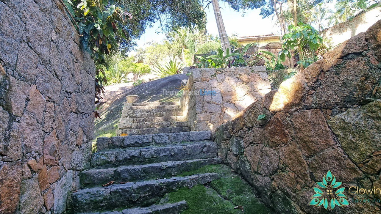 Casa para aluguel de temporada em Florianópolis (Praia de Sambaqui)
