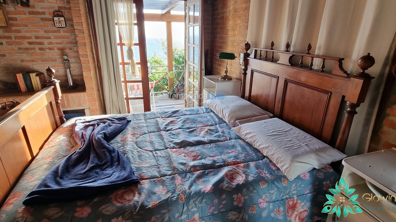 Casa para aluguel de temporada em Florianópolis (Praia de Sambaqui)