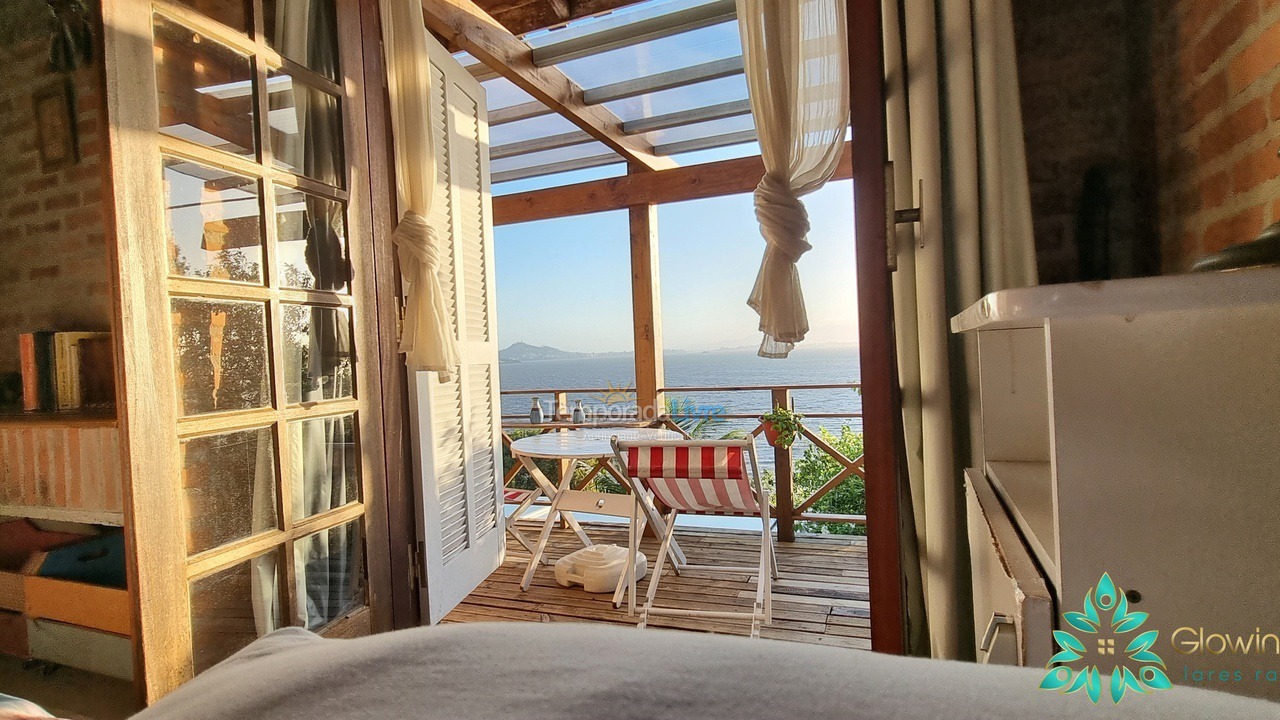 Casa para aluguel de temporada em Florianópolis (Praia de Sambaqui)