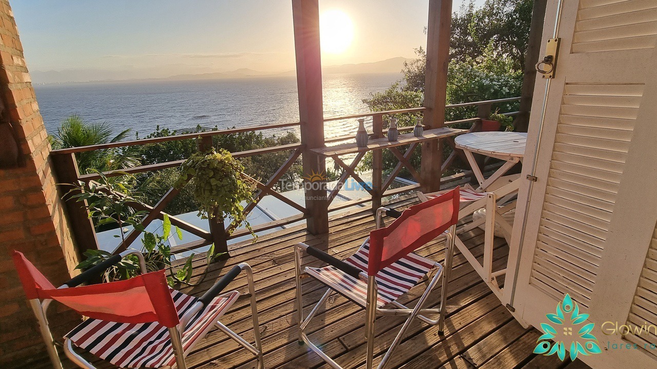 Casa para aluguel de temporada em Florianópolis (Praia de Sambaqui)