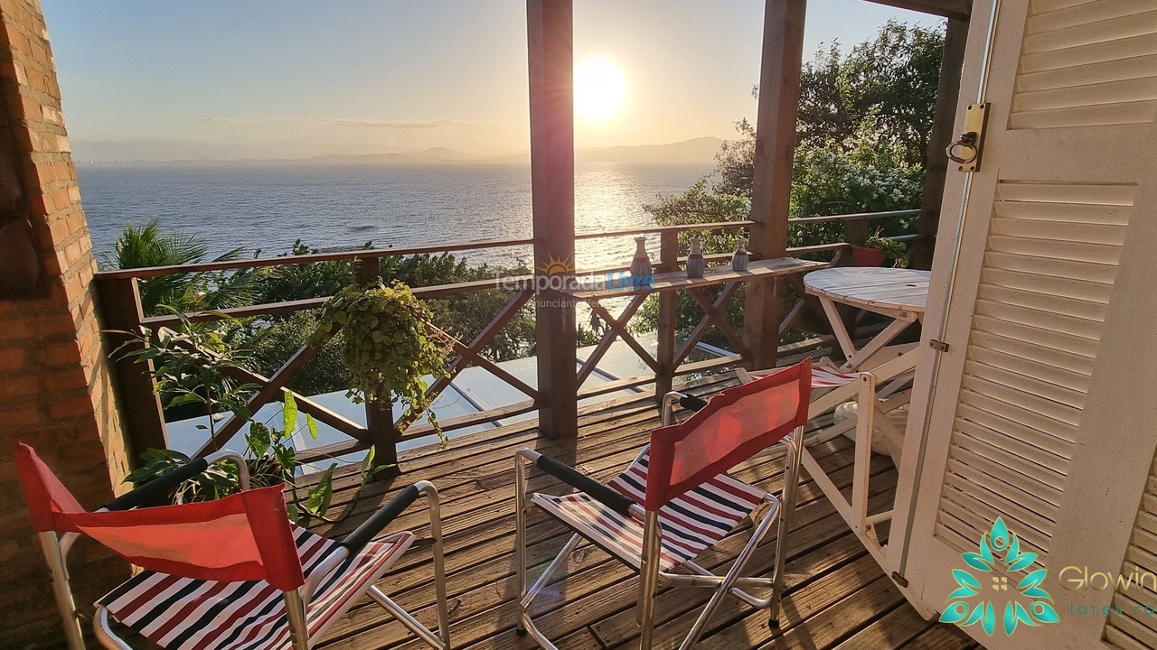 Casa para aluguel de temporada em Florianópolis (Praia de Sambaqui)
