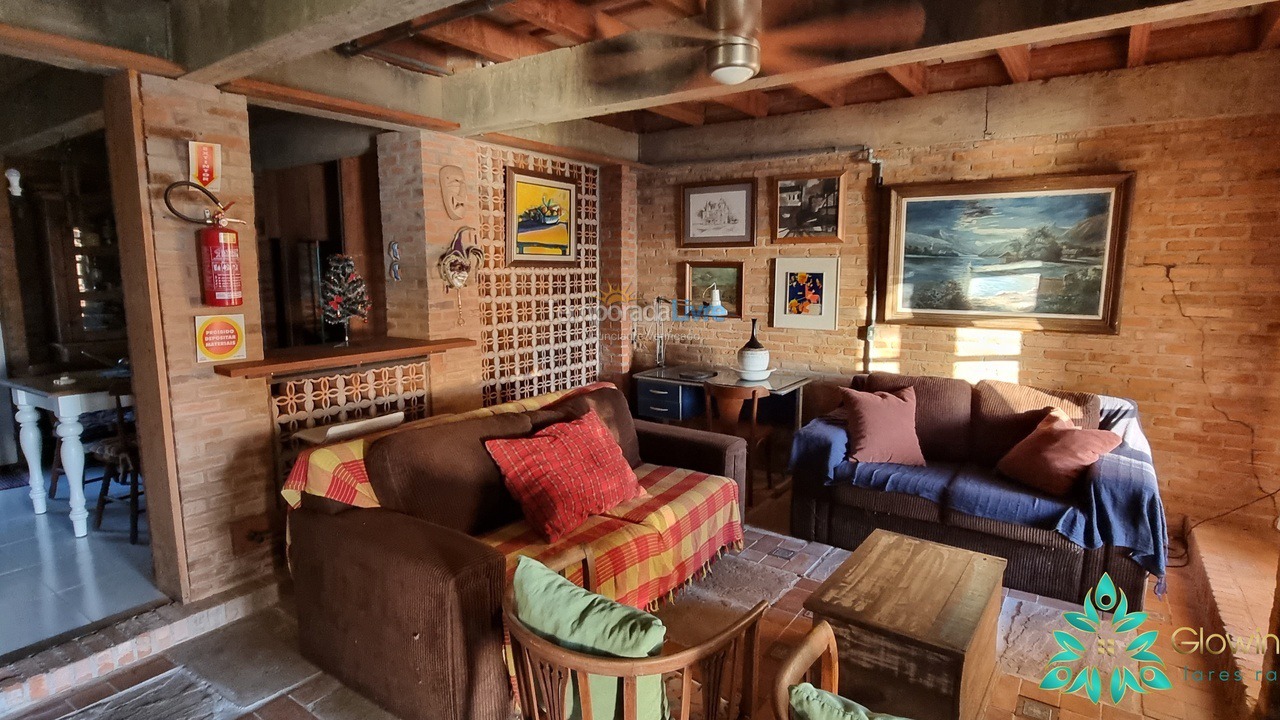 Casa para aluguel de temporada em Florianópolis (Praia de Sambaqui)