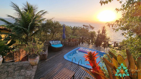 Casa rustica com piscina e vista ao mar em Sambaqui- Florianopolis!