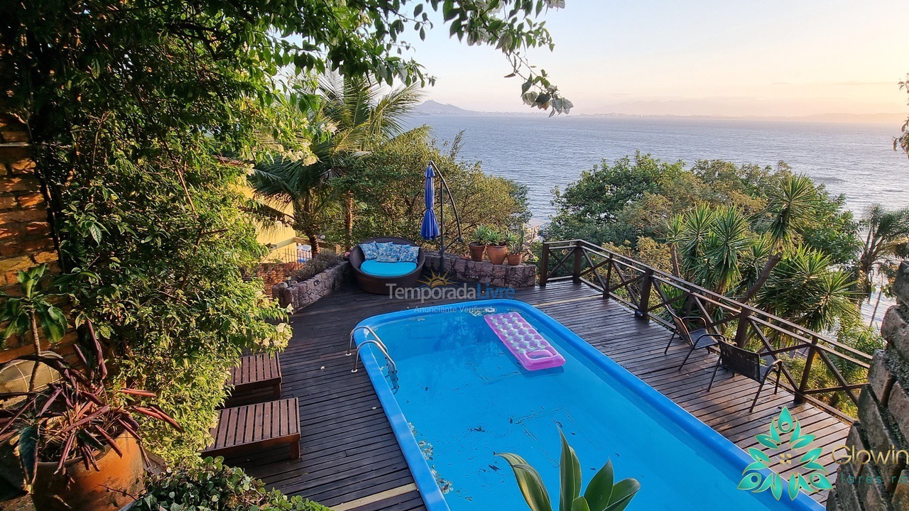 Casa para aluguel de temporada em Florianópolis (Praia de Sambaqui)
