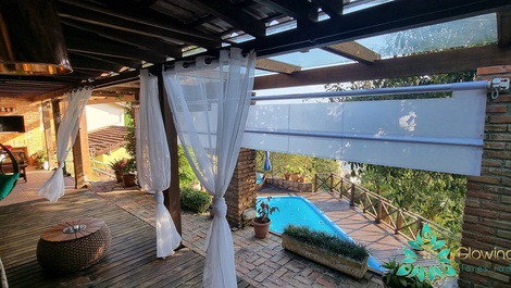 Casa rustica com piscina e vista ao mar em Sambaqui- Florianopolis!