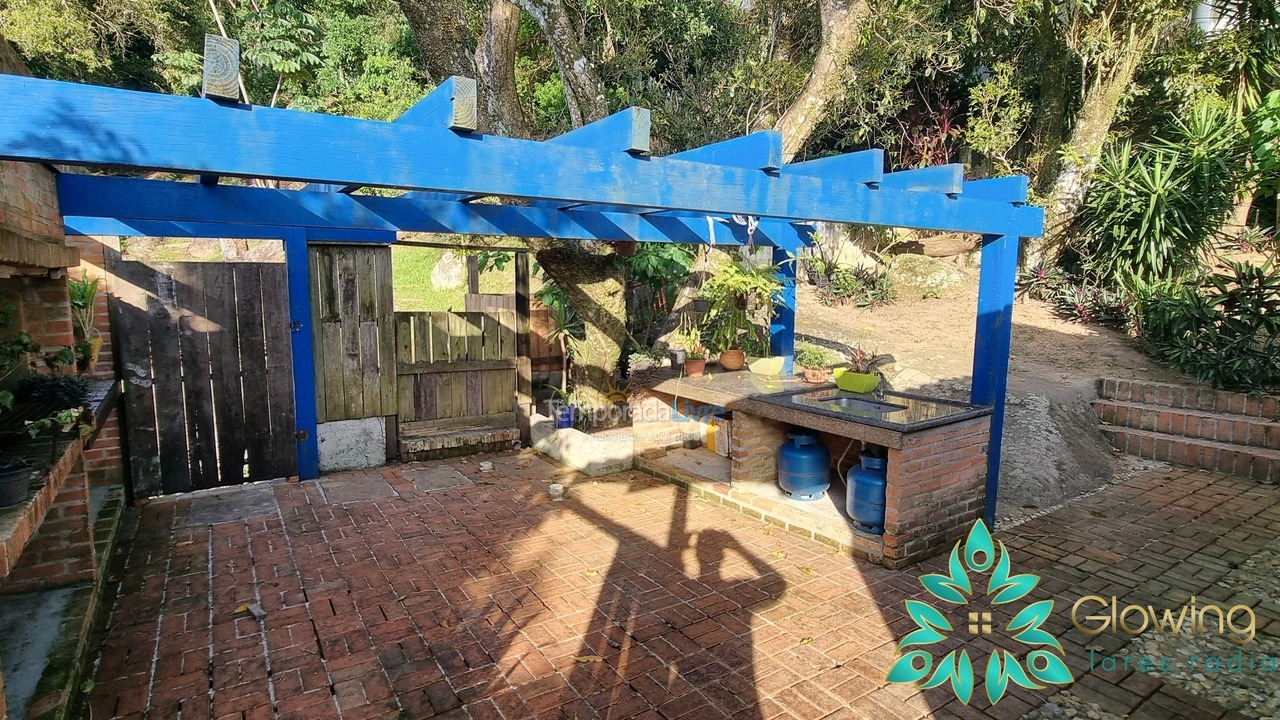 Casa para aluguel de temporada em Florianópolis (Praia de Sambaqui)