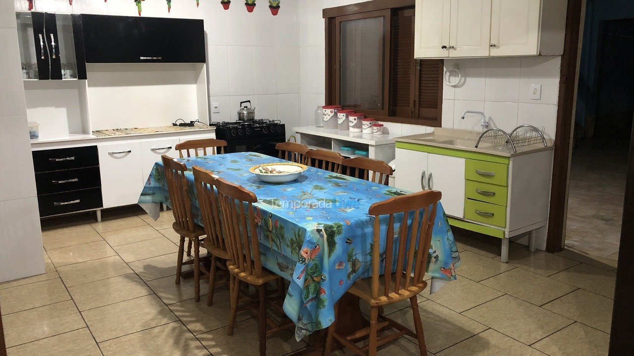 House for vacation rental in Cidreira (Centro)
