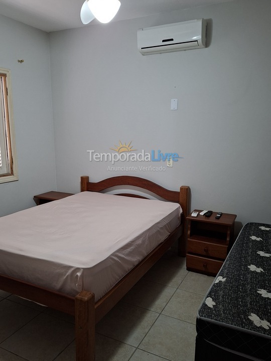 Casa para aluguel de temporada em Bertioga (Vista Linda)